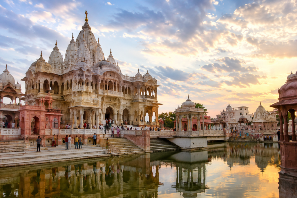 Vrindavan Temple Timings: Banke Bihari, Prem Mandir & Nidhivan Timings (2026 Guide)