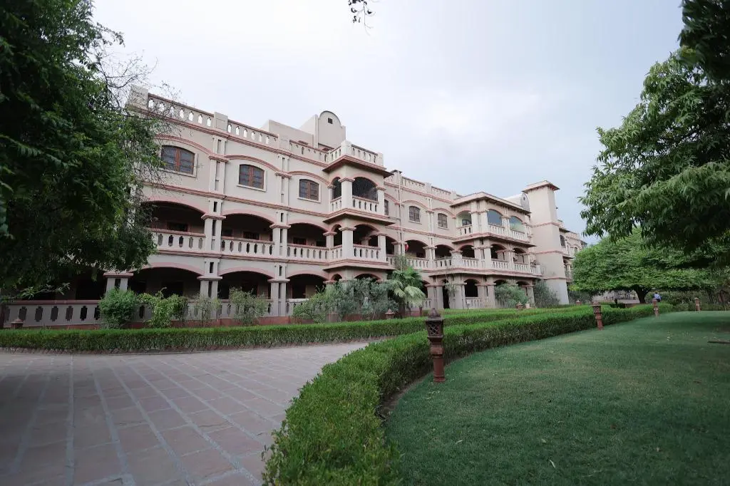 Best Ashram in Vrindavan for a Peaceful Stay (2026 Guide)